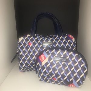 Tommy Hilfiger 2 piece toiletry bag set